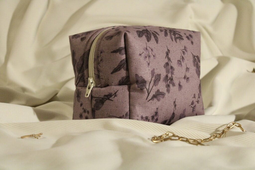 cosmetic zipper pouch